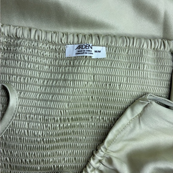 Ardene Women’s Light Green Satin Midi Dress Size Medium - Picture 9 of 10